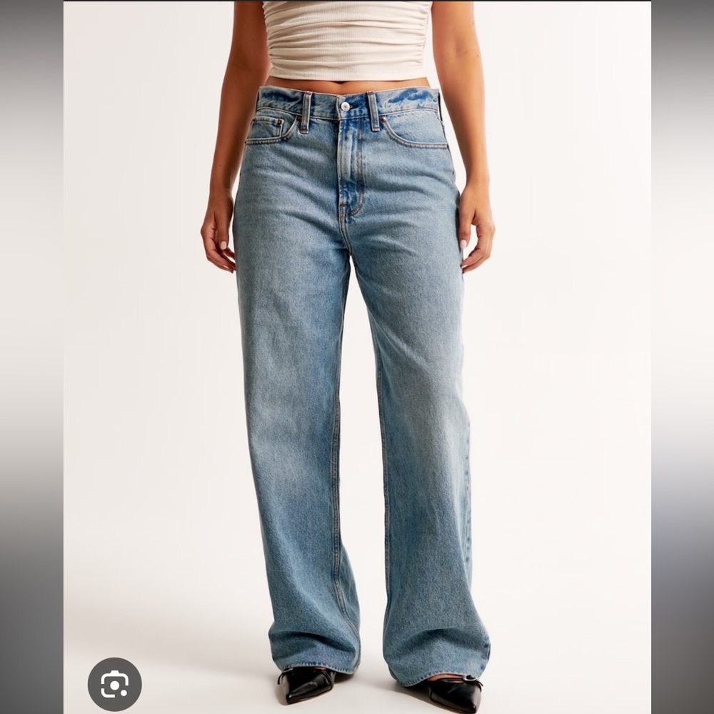 Universal Thread Women's Blue Jeans